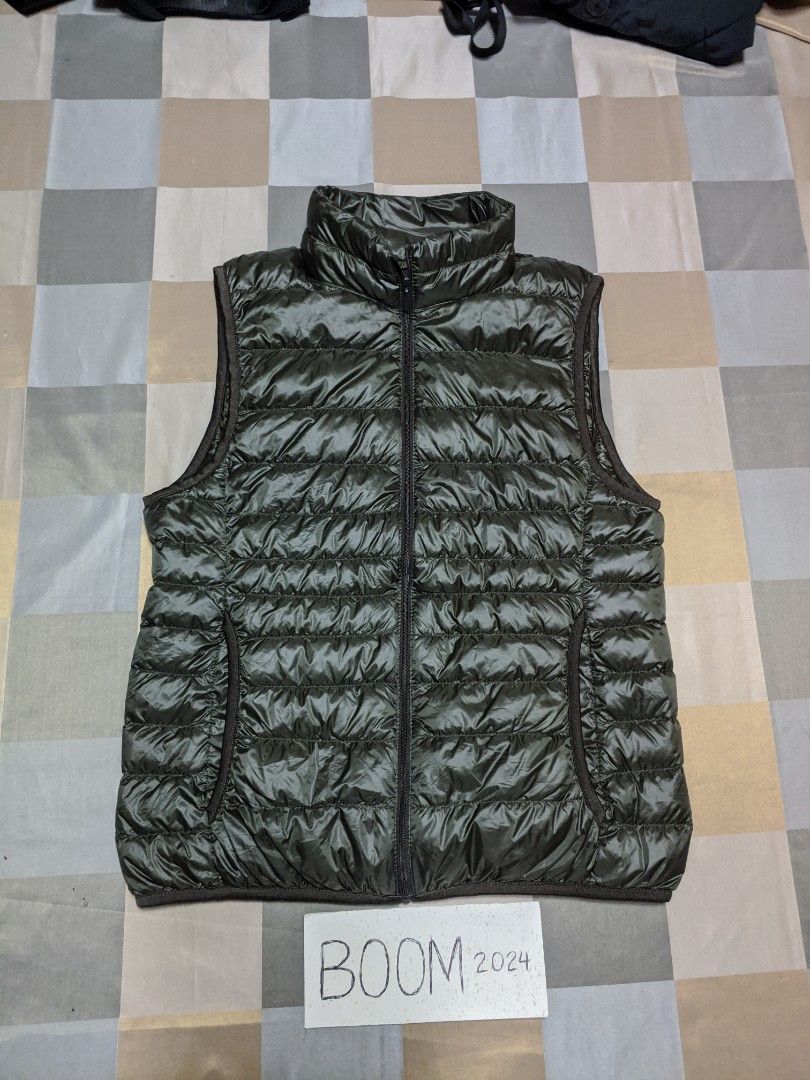 Uniqlo vest sale outlet