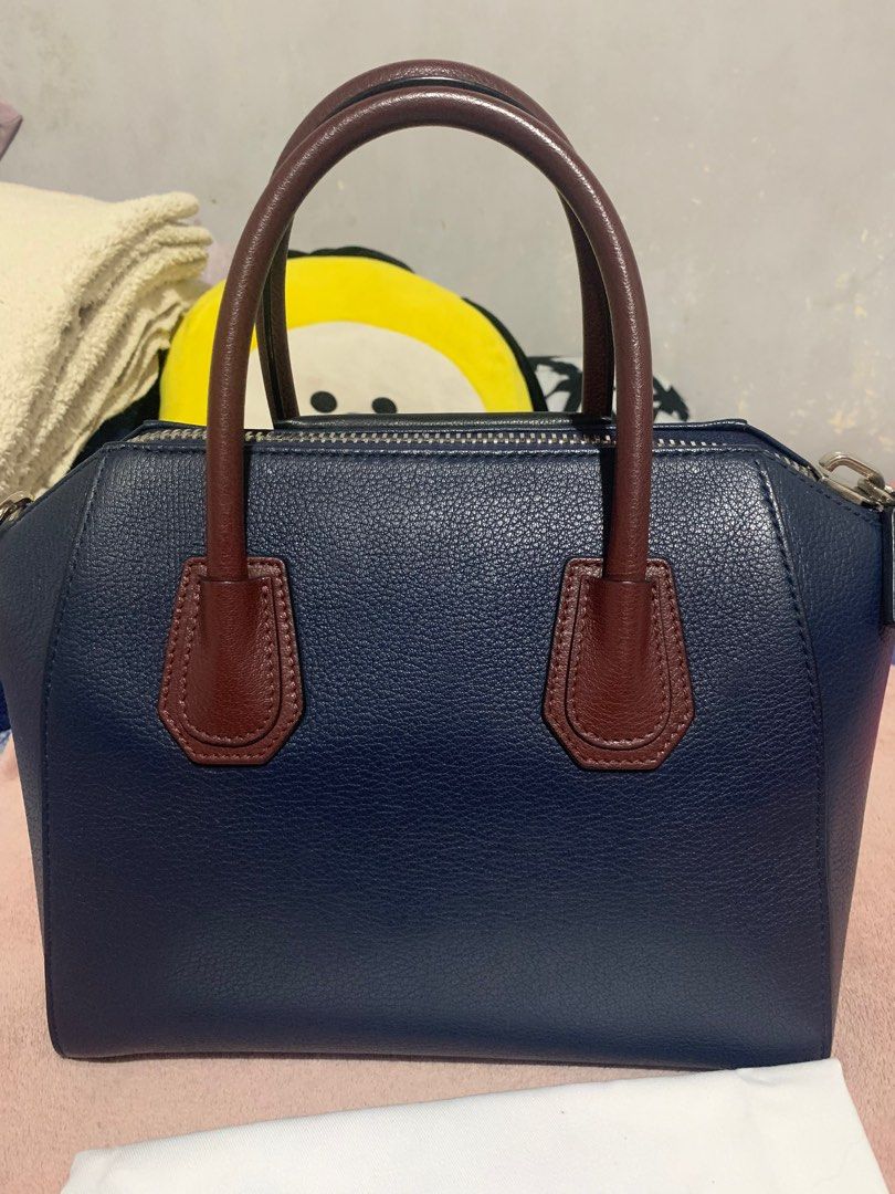 Givenchy Antigona small tricolor (Category: Luxury Bags & Wallets) located in Quezon City. Submitted by len16 (Listing ID 1338847579, Image 2). Description: with dustbag strap.
