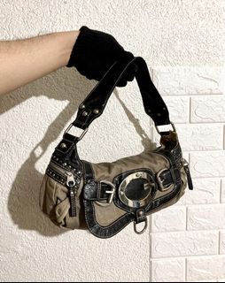 (Category: ) located in . Submitted by redumbrella02 (Listing ID 1338977468, Image 1). Description: .