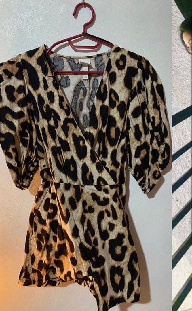 H&m leopard romper 2025