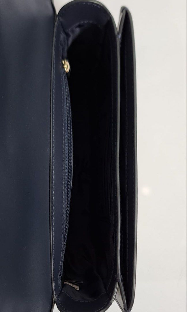 Kate spade flap audrey Original (Category: Cross-body Bags) located in Quezon City. Submitted by meant_4_u (Listing ID 1338950728, Image 2). Description: 😱On hand Ph and ready to ship 😍 "LAST PRICE posted 👋🏼 😲 Original kate spade audrey flap crossbody - ✅Sale with minimal flaw 📌 Mall Price : ₱26,500 ✅ inclusions: Tag, paper bag, 🤗 Guaranteed Original from USAo 🤑 MOP: BPI / BDO/ metrobank/ Gcash-gcash transfer #meant_4_u #originalkatespade