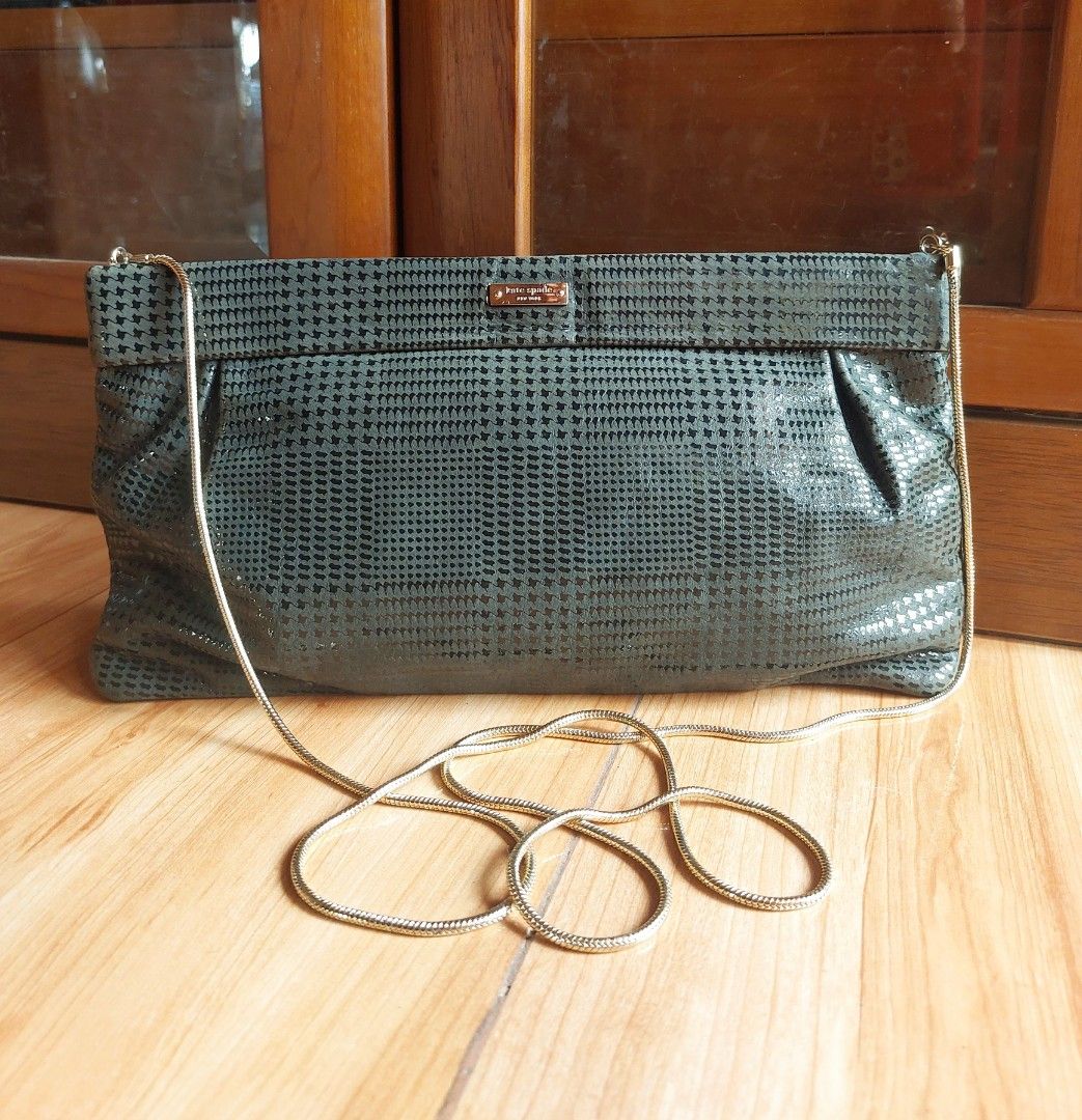 Kate Spade mini snap-framed crossbody bag (Category: Luxury Bags & Wallets) located in Davao. Submitted by wengbagstuff (Listing ID 1338854629, Image 1). Description: ✅️ soft patent leather ✅️ light gold hardwares, clean ✅️ 9/10 condition, flawless ✅️ snap-framed lock.