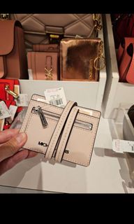 (Category: ) located in . Submitted by hersbags (Listing ID 1338971408, Image 1). Description: .