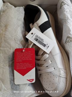 (Category: ) located in . Submitted by sneaker_pimp (Listing ID 1338982157, Image 1). Description: .