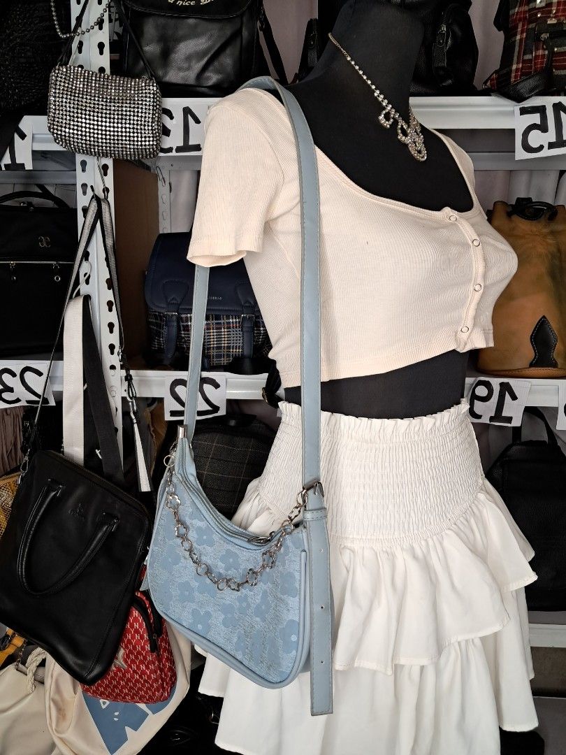 PRELOVE SHOULDER BAG (Category: Shoulder Bags) located in Rizal. Submitted by bagsandclothing (Listing ID 1338903390, Image 3). Description: 🩷HI THERE WELCOME TO MY SHOP🩷 -I sell Prelove bags and clothes feel free to visit my account for more choices BAGS: MEN & WOMEN ●Sling bag●Backpack●Traveling bag●Micro bag●Shoulder Bag WALLETS :MEN & WONEN CLOTHES: ●Mens & womens Clothes●Short●Pants●Skirt●Polo●Blazer●Longsleeves 💌 HAPPY SHOPPING💌.