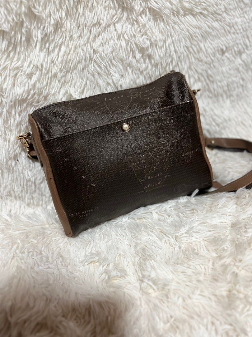 Prima Classe Sling (Category: Luxury Bags & Wallets) located in Baguio. Submitted by mischasboutique (Listing ID 1338825569, Image 2). Description: Prima Classe Sling Like new.