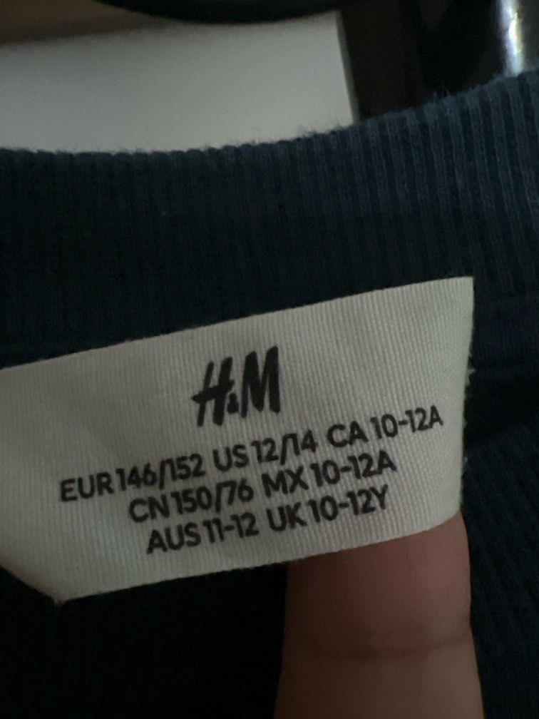Pullover (Category: Babies & Kids Fashion) located in Singapore. Submitted by jeffreychow (Listing ID 1338960068, Image 3). Description: As shown from photos. Pls self collect at my blk below..