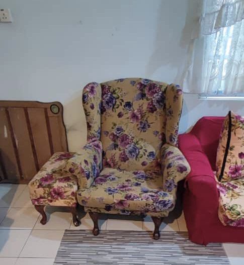 Single sofa (Category: Sofas) located in Melaka Tengah. Submitted by melur_bloom (Listing ID 1338933474, Image 1). Description: .