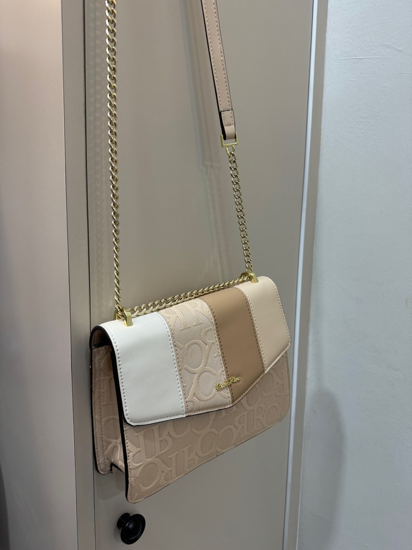 Sling bag carlo rino Women s Fashion Bags Wallets Shoulder Bags on Carousell