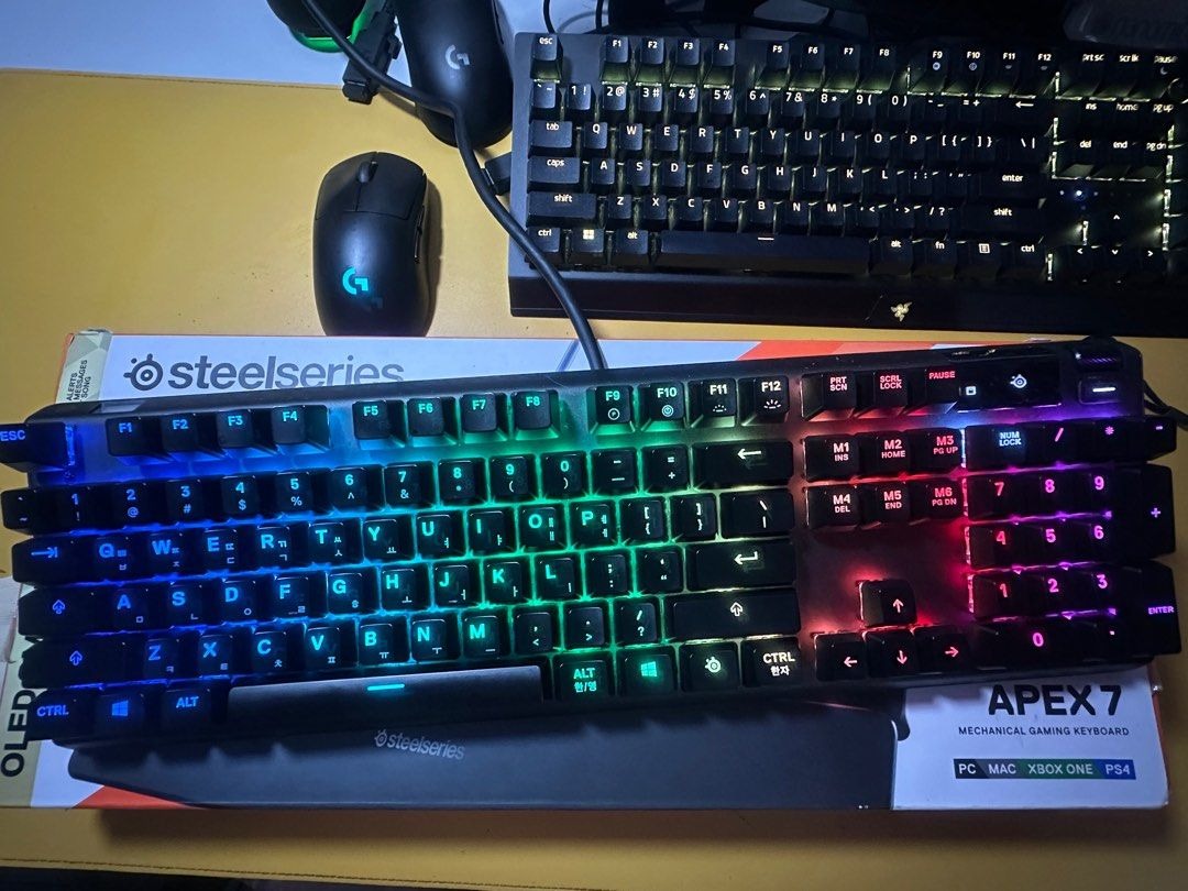 Steelseries Apex 7 blue switch OLED display gaming keyboard, Computers ...