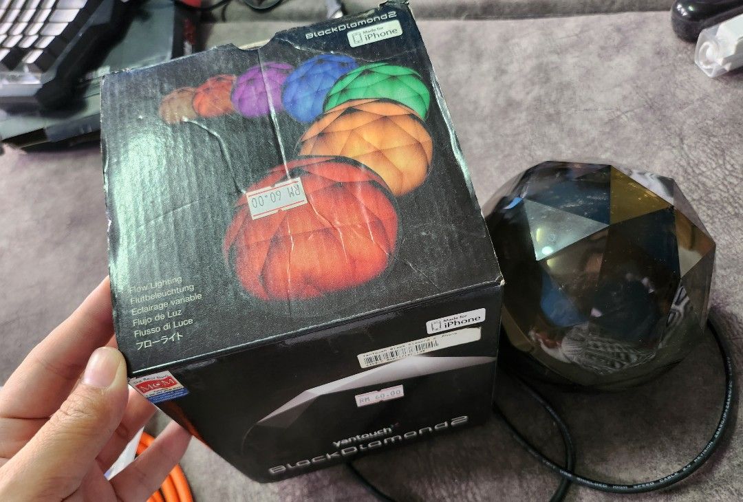 Table Lamp (Category: Other Gadgets) located in Petaling Jaya. Submitted by sarifitri (Listing ID 1338951821, Image 3). Description: Bought at RM60 and let go at RM50 with excellent condition. No negotiable. price is fixed. self collect or post wasap kosong.satu.tujuh.6.5.3.3.5.9.kosong.
