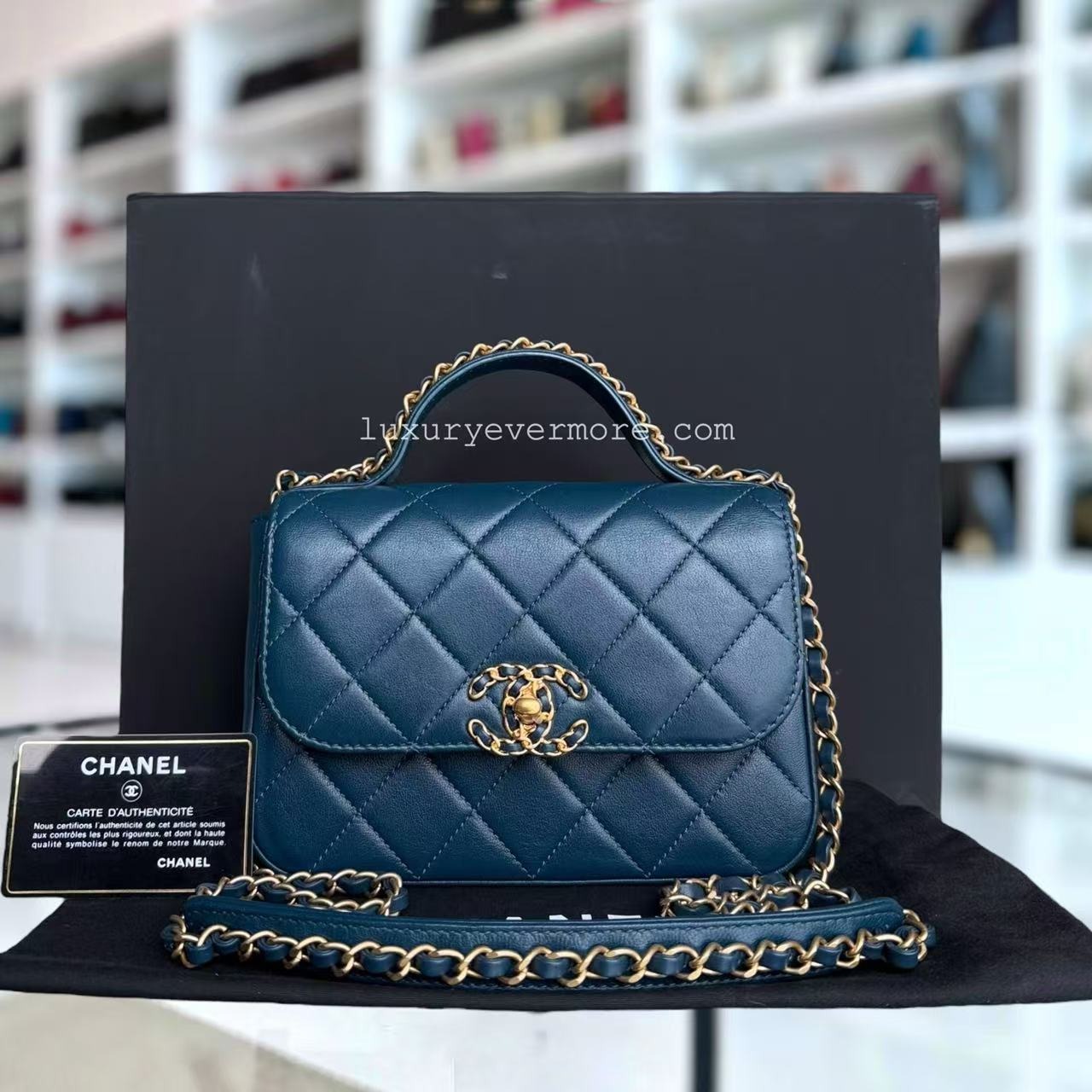 【ヴィンテージ】Rank:S☆Chanel Navy C19 Series28 Flap Bag Unused* Chanel 19 Flap - C19 With Top Handle 19 Bag Quilted