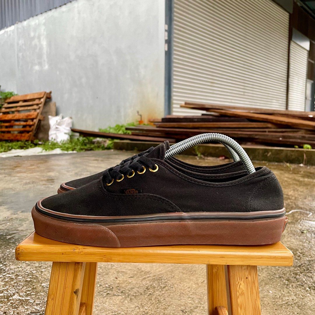 Vans Authentic Black Gumsole Gold Eyelet 8UK 12O Rm