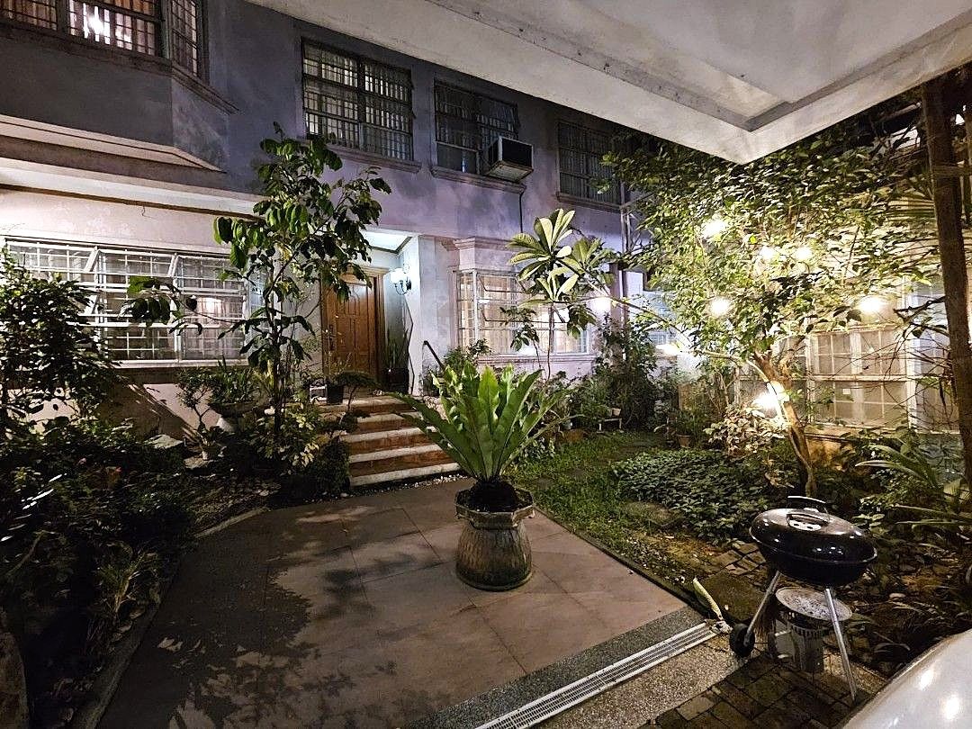Versatile Compound Living in a Prime for Sale in Capitol Hills ...