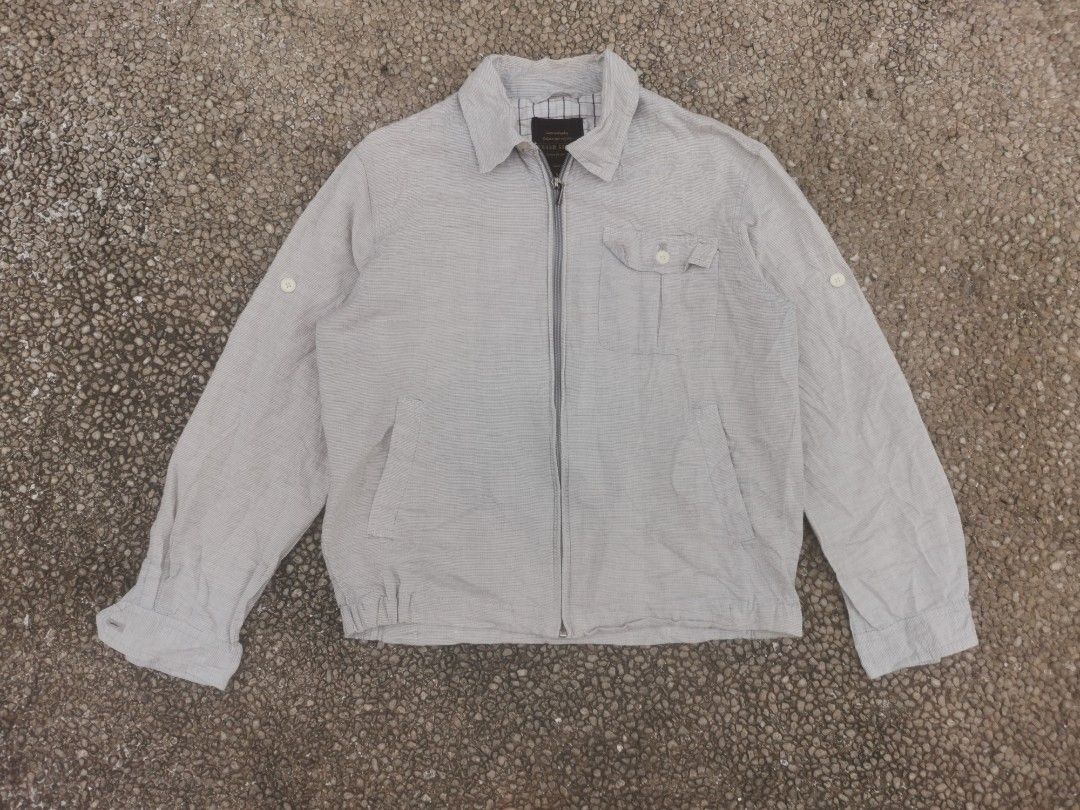 Vintage Peter Luger Lightweight Harrington (Category: Coats, Jackets and Outerwear) located in Quezon City. Submitted by though.bare (Listing ID 1338907193, Image 1). Description: Fits M up to L for Men In good, worn condition. Width : 21.5" Length : 23.5" Sleeve : 23" Shoulder : 18" Listings not marked sold/reserved are available for purchase Feel free to send me a DM for inquiries! Payment thru GCash only These are preloved/used items, manage e