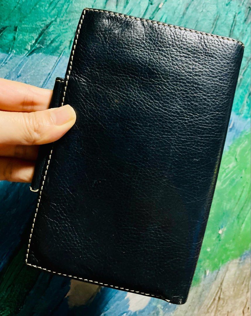 Wallet Organizer (Category: Wallets & Card holders) located in Antipolo. Submitted by MSelection (Listing ID 1338969230, Image 3). Description: Passport can fit inside.