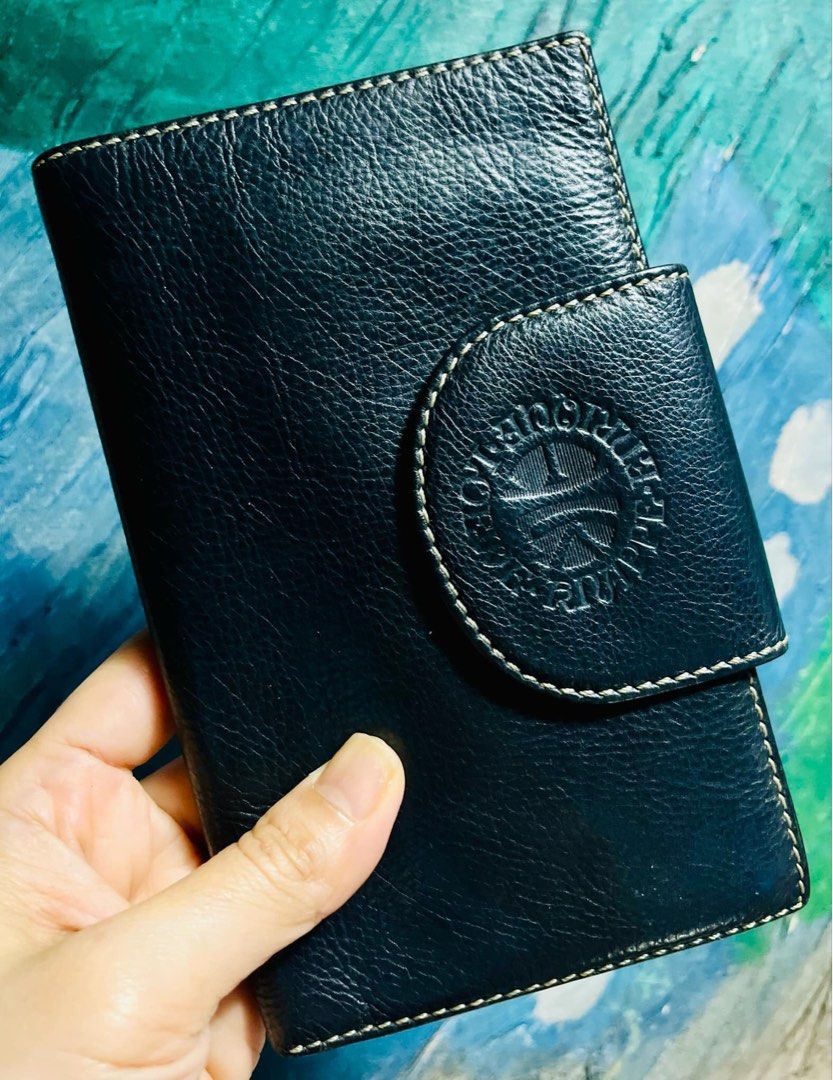 Wallet Organizer (Category: Wallets & Card holders) located in Antipolo. Submitted by MSelection (Listing ID 1338969230, Image 1). Description: Passport can fit inside.