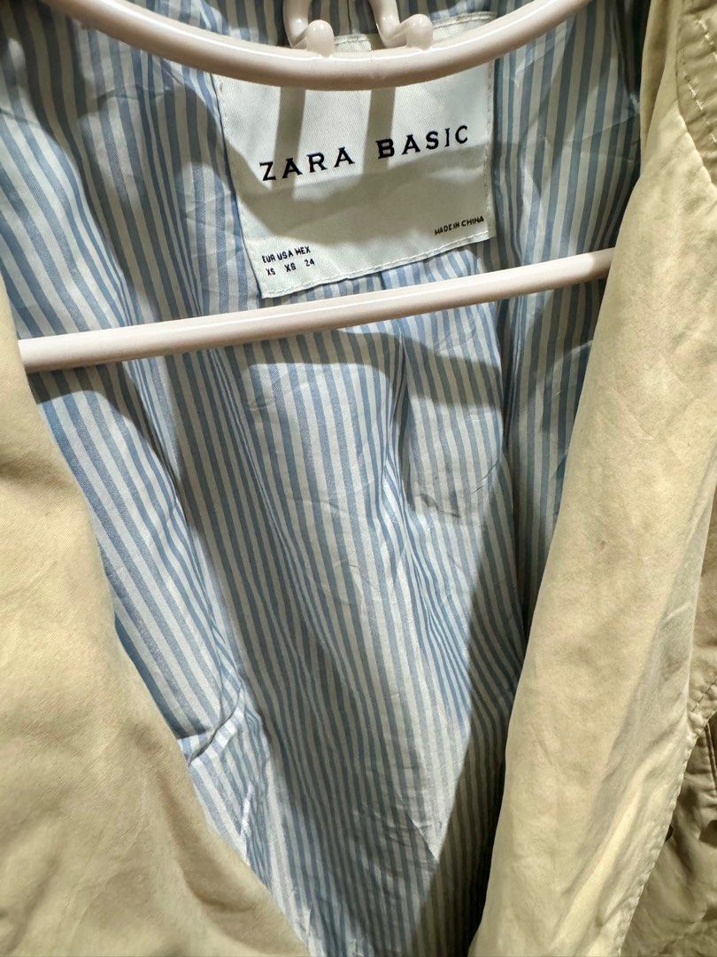 Zara Trench coat- free SF (Category: Coats, Jackets and Outerwear) located in Oroquieta. Submitted by yenz.preloved (Listing ID 1338865596, Image 2). Description: Fits Small- Medium Velvet strap holder in the back is slightly damaged.