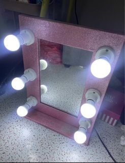 6 BULB VANITY MIRROR