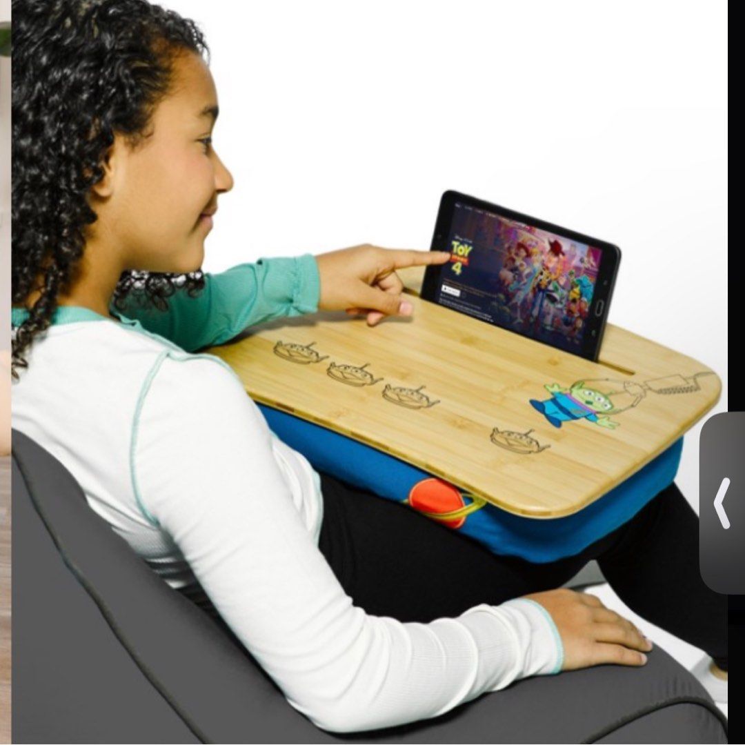 預購） 日本yogibo traybo 迪士尼玩具總動員聯名款膝上桌, 家具及居家用品, 居家裝飾, 枕頭在旋轉拍賣