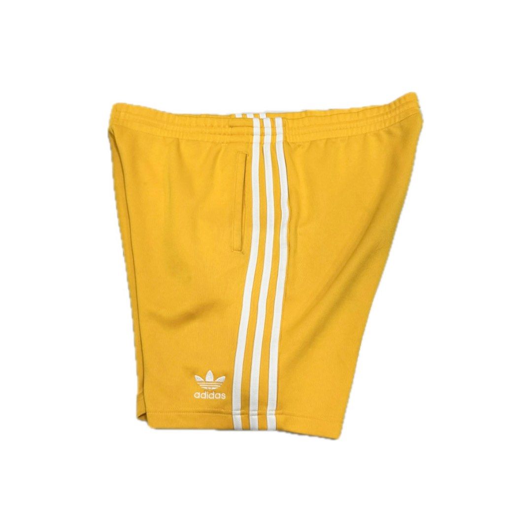 Adidas Trefoil Short (Category: Shorts) located in Caloocan City. Submitted by _seven (Listing ID 1334242675, Image 2). Description: Adidas Trefoil 3 Stripes Short Waist: 17-23 inches Length: 18.5 Leg opening: 11.5 Condition: 9/10 Color Rate: 10/10 Minor Issue: light stains (not noticeable) .