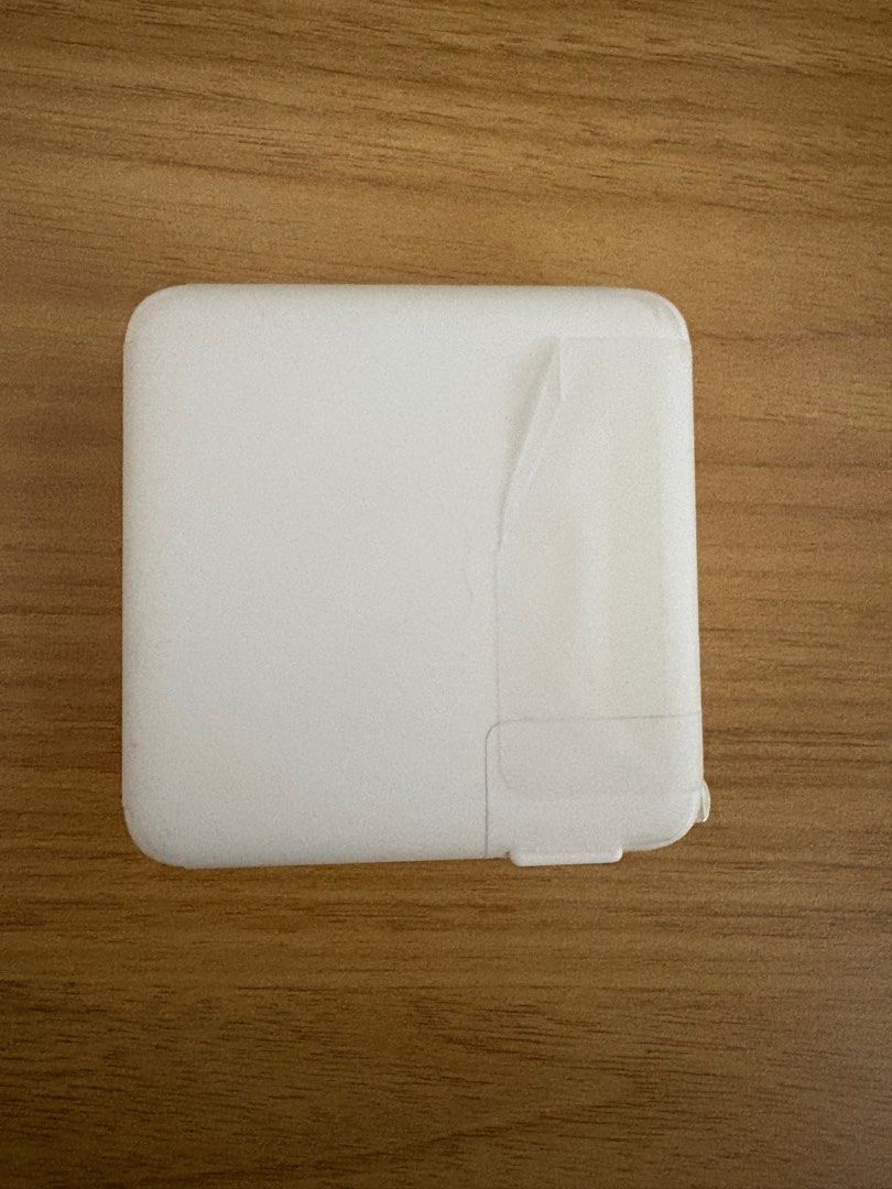 Apple 67W USB-C Power Adapter (Category: Chargers) located in Quezon City. Submitted by gayle_ (Listing ID 1334330639, Image 3). Description: Apple 67W USB-C Power Adapter Apple recommends pairing this power adapter with your 13-inch MacBook Pro (2016 and later) or your 14-inch MacBook Pro with M1 Pro chip with 8-core CPU. RFS: Decluttering.
