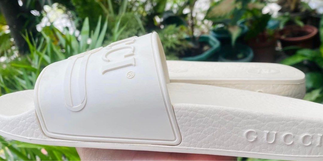 Authentic Gucci Rubber Pool Slides