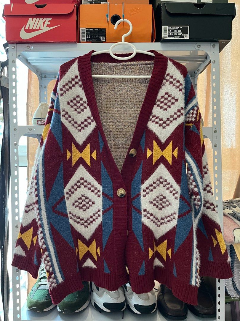 Aztec Wool Cardigan AOP (Category: Coats, Jackets and Outerwear) located in Quezon City. Submitted by engineercj (Listing ID 1334221140, Image 1). Description: Aztec Cardigan -24x28 AOP 700 Makati Area.