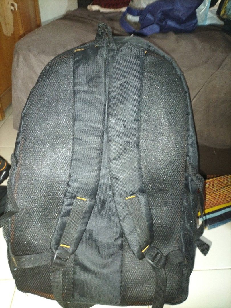 Backpack (Category: Backpacks) located in Singapore. Submitted by arabmaniga (Listing ID 1334229729, Image 3). Description: Didn't use even once. bought it for my son but he bought another already.