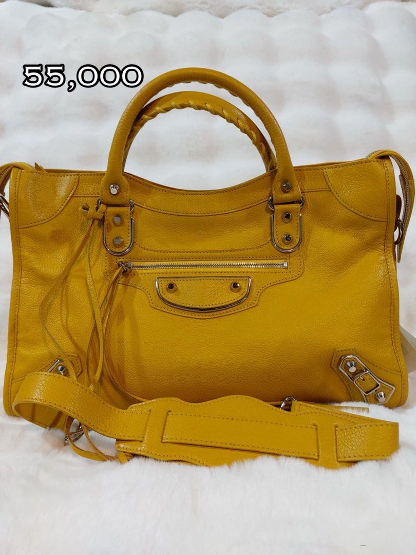 Balenciaga city metallic edge (Category: Luxury Bags & Wallets) located in Quezon City. Submitted by authenticpreloveeedph (Listing ID 1334351669, Image 1). Description: .