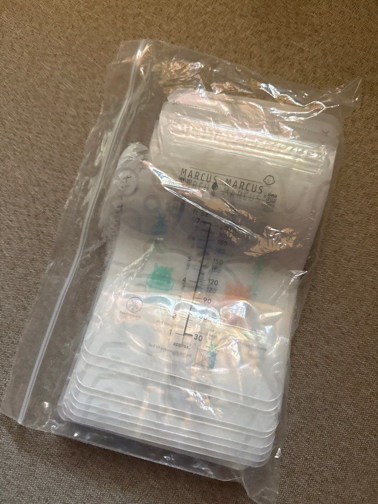 Breastmilk storage bags (Category: Breastfeeding & Bottle Feeding) located in Las Pinas. Submitted by cadeefly (Listing ID 1334188118, Image 3). Description: -medela breastmilk storage bags 25 pcs -marcus marcus 14 pcs -all for 500php only -medela storage bags are expensive.