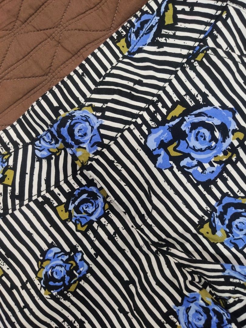 B&W Striped Blue Rose Print Shorts - forme (Category: Shorts) located in Batangas. Submitted by chrisern35 (Listing ID 1334255804, Image 3). Description: .
