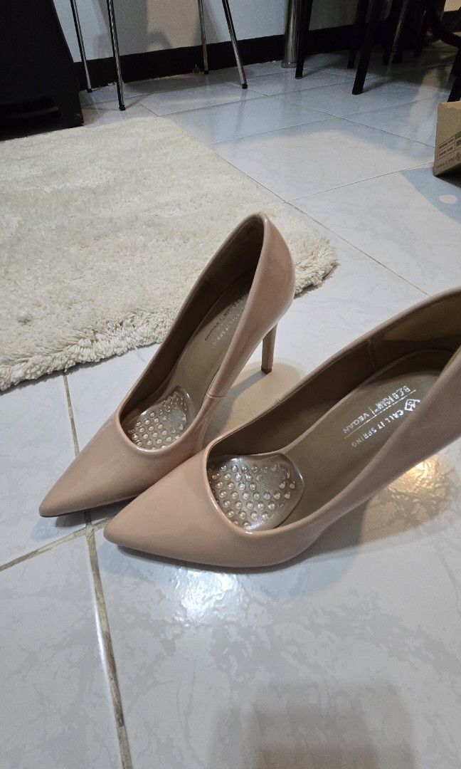 Call It Spring Theresa model (Category: Heels) located in Santa Rosa. Submitted by statempire (Listing ID 1334316111, Image 2). Description: 3 inches heels;100% vegan in very good condition.