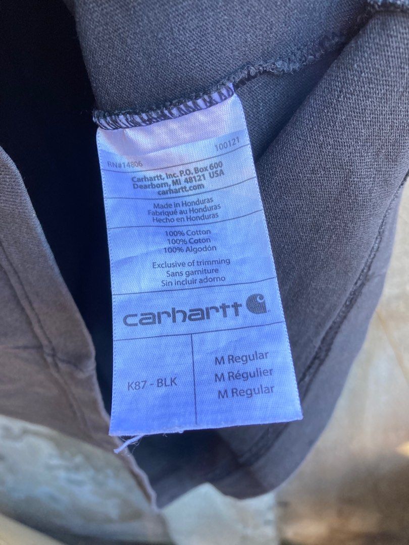 Carhartt k87 black (Category: Tshirts & Polo Shirts ) located in Tolosa. Submitted by TheRetail (Listing ID 1334287874, Image 2). Description: Fabric in good condition sun faded lang.