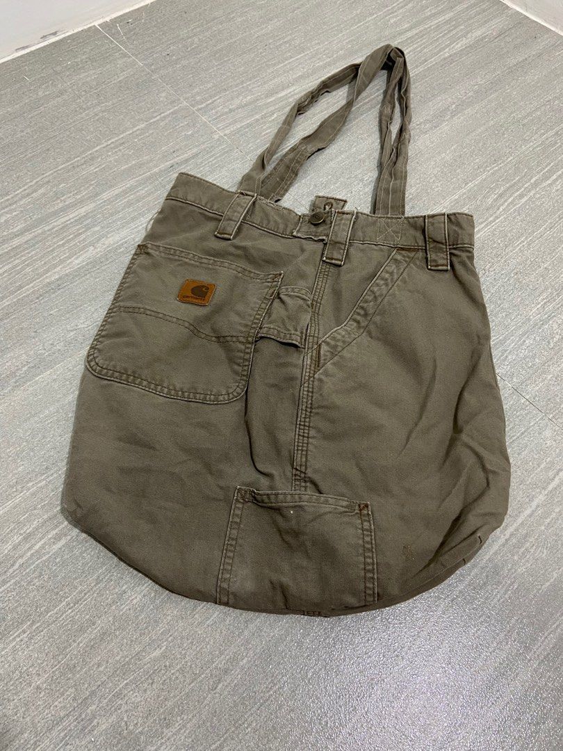 carhartt leather patch tote bag (Category: Tote Bags) located in Bontoc. Submitted by xaviercd (Listing ID 1334314654, Image 1). Description: 1000 nego.