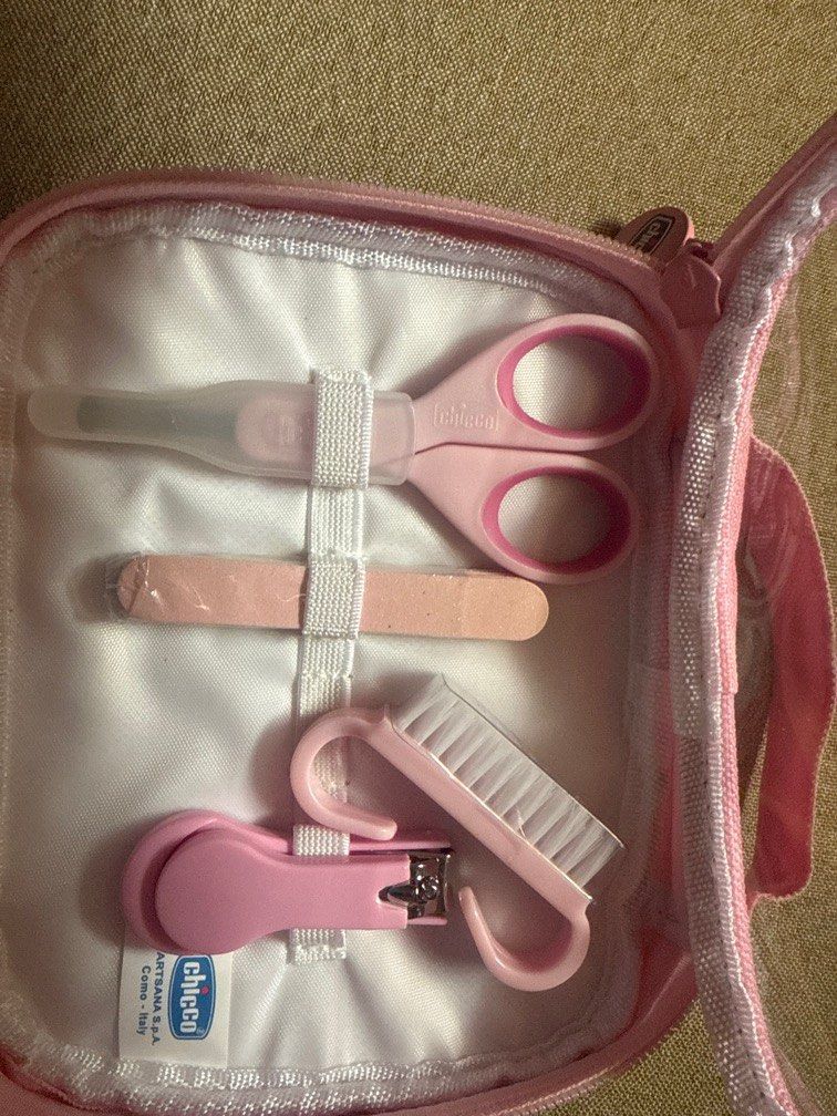 Chicco Grooming Set (Category: Other Baby Bathing & Changing Needs) located in Las Pinas. Submitted by cadeefly (Listing ID 1334188506, Image 2). Description: -never been used -extra only.