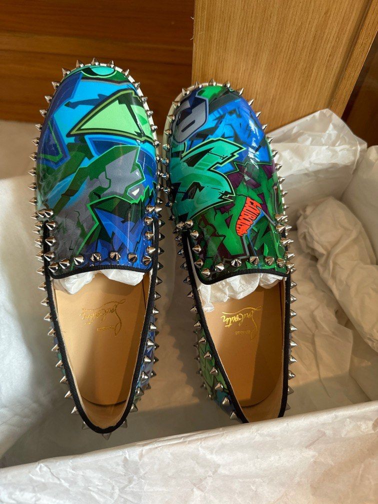 CHRISTIAN LOUBOUTIN PIK BOAT WOMAN FLAT PATENT