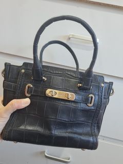 (Category: ) located in . Submitted by miea.preloved (Listing ID 1334204227, Image 1). Description: .