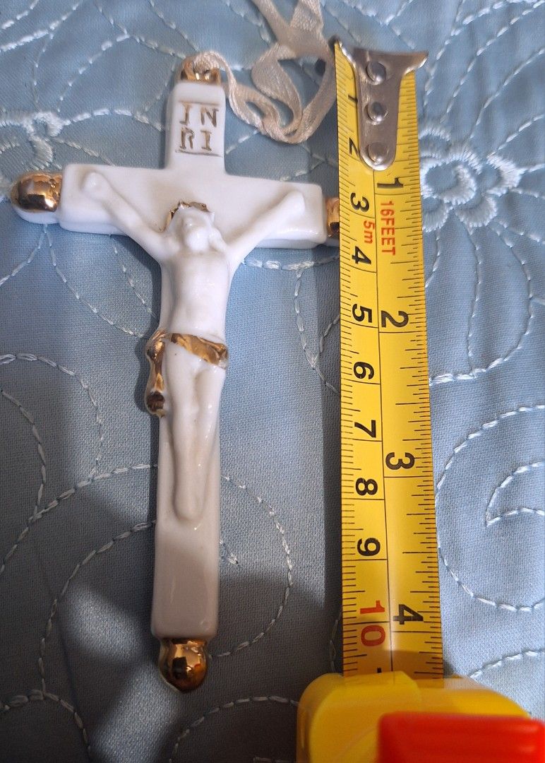 Centry old porcelain Crucifix (Category: Religious Items) located in General Santos City (Dadiangas). Submitted by hannysvintageheaven (Listing ID 1334289565, Image 3). Description: Century old crucifix from Germany 10x6 centimeter.