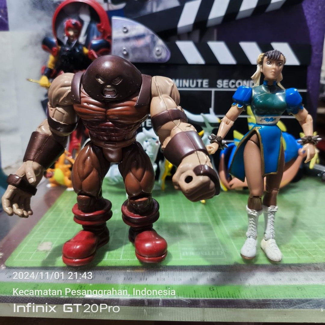 TOYBIZ VIDEO GAME SUPER STARS X-MEN VS STREET FIGHTER JUGGERNAUT