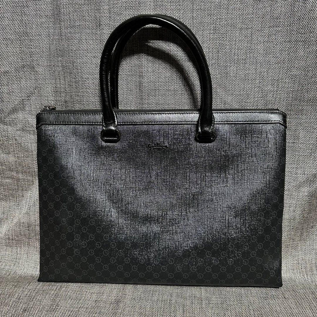 Gold lion document bag (Category: Luxury Bags & Wallets) located in Manila. Submitted by greyinfash06839 (Listing ID 1334360891, Image 1). Description: 🤍Price: 3,900 pesos only 🤍Item: Gold lion document bag 🤍Brand: Gold Lion 🤍Matirial: Leather 🤍Quality: Original 🤍color: Black 🤍Size: Medium 🤍Dimension. H: 10 L: 14 W: 2 🤍Sex: For Men 🤍Issue: Sign of use 🤍Condition Rate: 9/10 🤍Other info:.