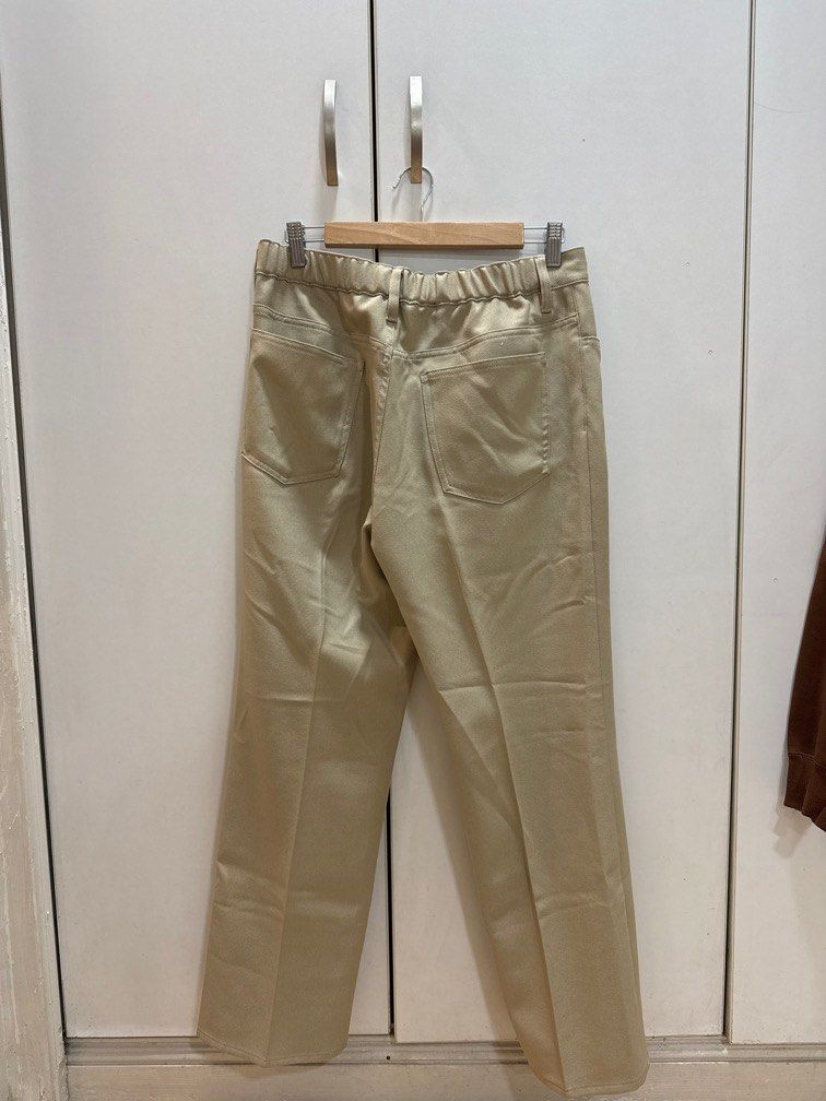 GU Beige Easy Slacks (Category: Trousers) located in Manila. Submitted by ooks_ (Listing ID 1334280653, Image 2). Description: Used once, really good condition. Medium size, i’d say fan fit 30-32 waist. It’s gartered also. .