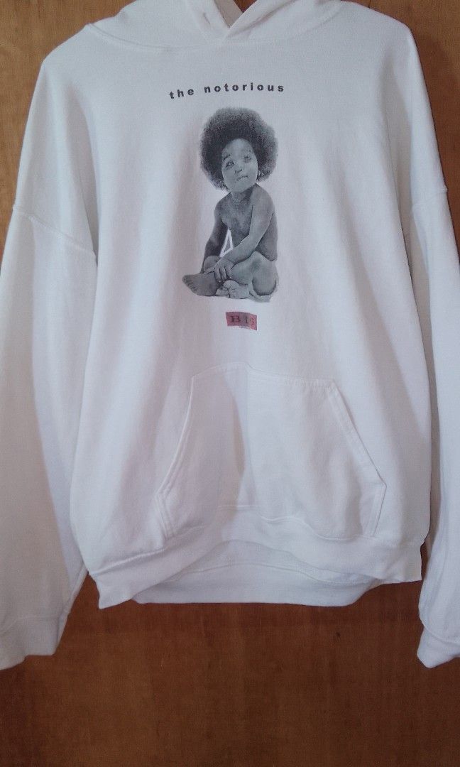Hoodie white Gildan vintage Men s Fashion Tops Sets Hoodies on Carousell