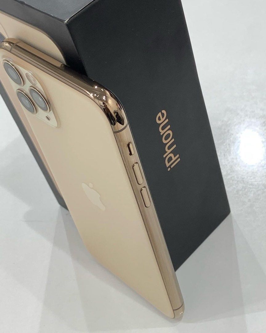 iPhone 11Pro 512gb (Category: iPhone 11 Series) located in Manila. Submitted by TekiCashGadgetsph (Listing ID 1334286195, Image 3). Description: (FU) Open-line, any sim working (worldwide) - Guaranteed original iPhone not fake/copy accessories with box Secondhand Good as new not abused! Presentable •Original Lcd • no issue hidden issues • clean apple id / iCloud id • Good batthealth • Good cam front/back • Good Performance • Working face id • Goo