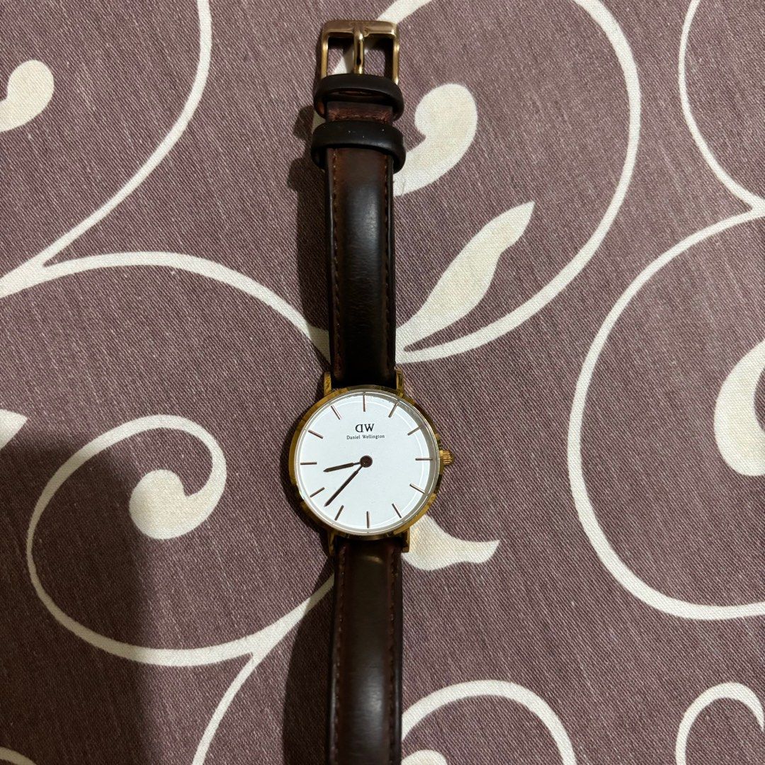 Jam Tangan DW Daniel Wellington Classic Petite Bristol Rose Gold 28mm Fesyen Wanita Jam Tangan di Carousell