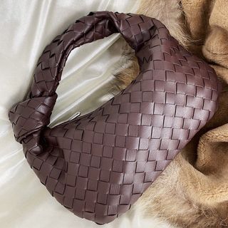 (Category: ) located in . Submitted by n.wardrobes (Listing ID 1334276170, Image 1). Description: .