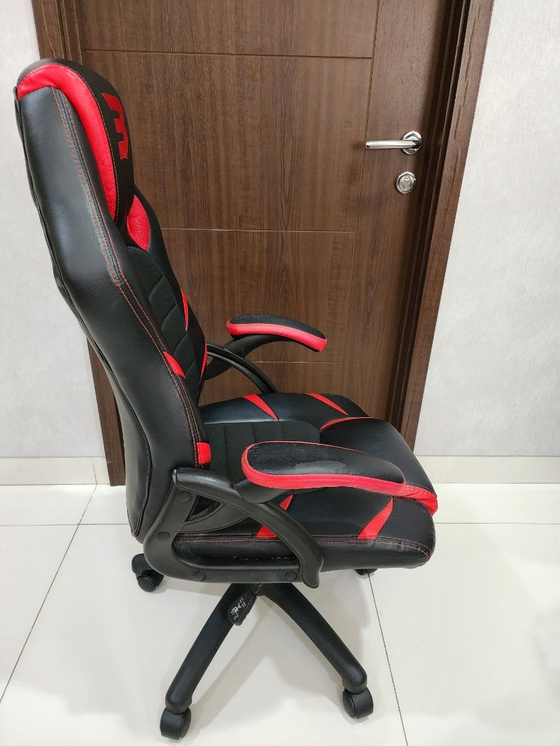 Kursi Game Brazen