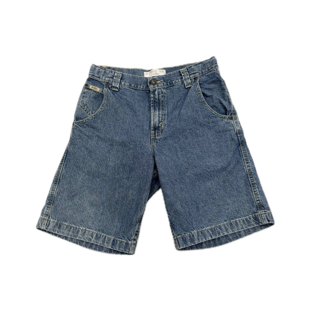 Levis Strauss Jorts (Category: Shorts) located in Caloocan City. Submitted by _seven (Listing ID 1334243763, Image 2). Description: Levis Strauss Denim Shorts Size: 29-30 Length: 19 Leg opening:11 Color Rate: 10/10 Condition: 10/10 NO ISSUE .