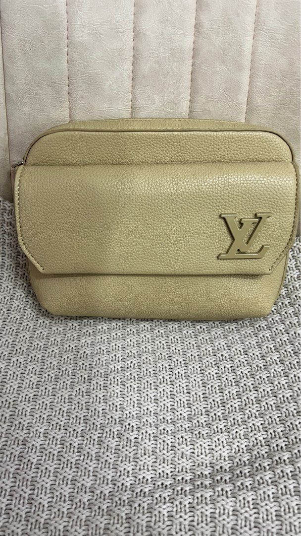 Louis Vuitton Fastline Messenger Bag (Category: Luxury Bags & Wallets) located in Mandaluyong City. Submitted by ilovenicethings888 (Listing ID 1334370737, Image 1). Description: Almost new. Good deal on this bag. Just need to declutter some things. With box and dustbag.