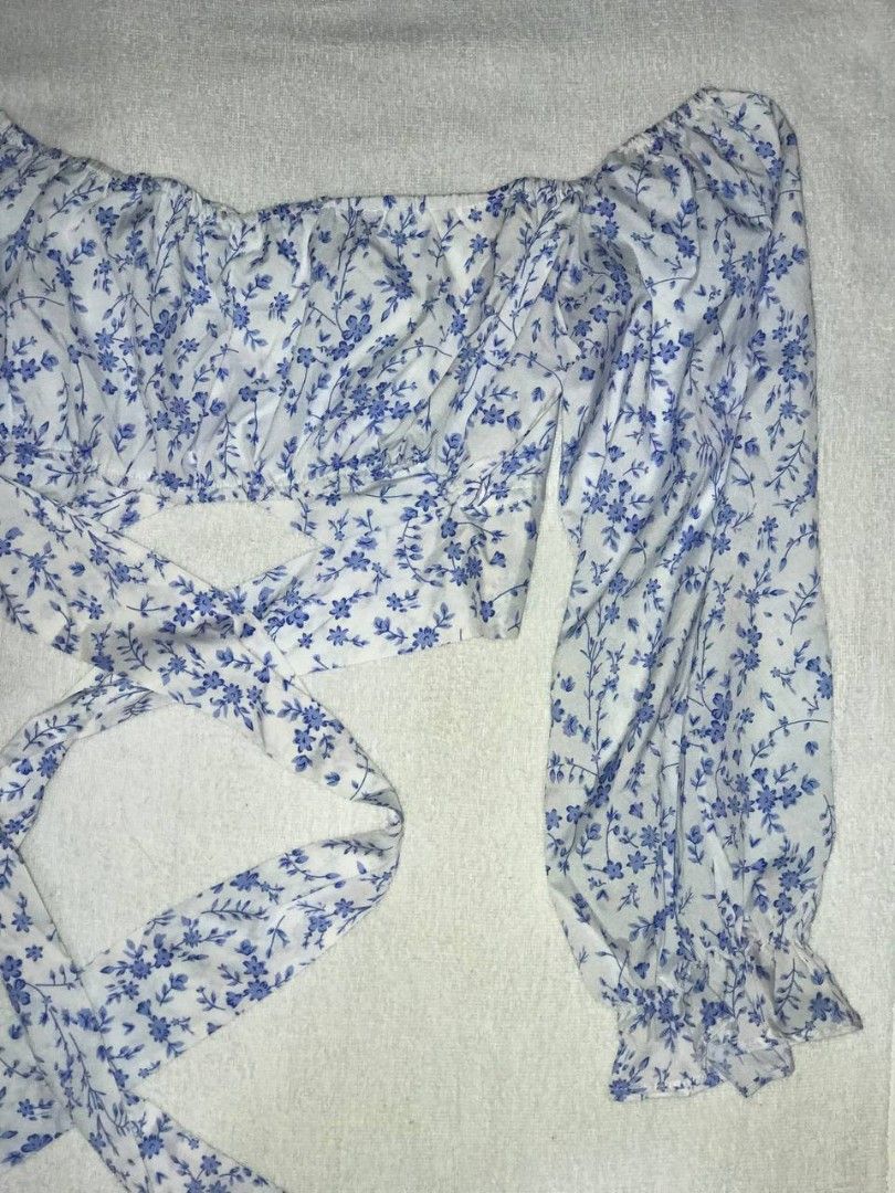 Lovito Floral Long Sleeves Top (Category: Others Tops) located in Manila. Submitted by inrah (Listing ID 1334303435, Image 2). Description: BRAND NEW WITH TAG SIZE : LARGE RFS : Decluttering NO ISSUE ‼️ OVERALL CONDITION : 10/10.